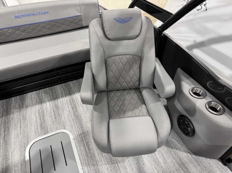 2026 Bennington 25LTSB - Blackout US-ETWS9076J526 [photo 11]